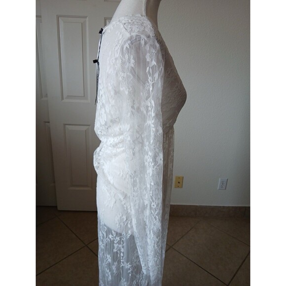Elegant White and Blue Lace Maxi Dress - Picture 3 of 13